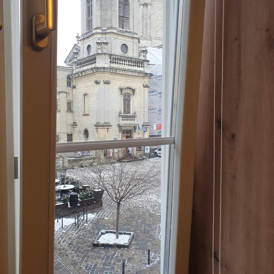V.I.P Apartments Dominikanos Lviv Ngoại thất bức ảnh