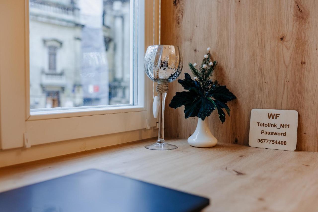 V.I.P Apartments Dominikanos Lviv Ngoại thất bức ảnh