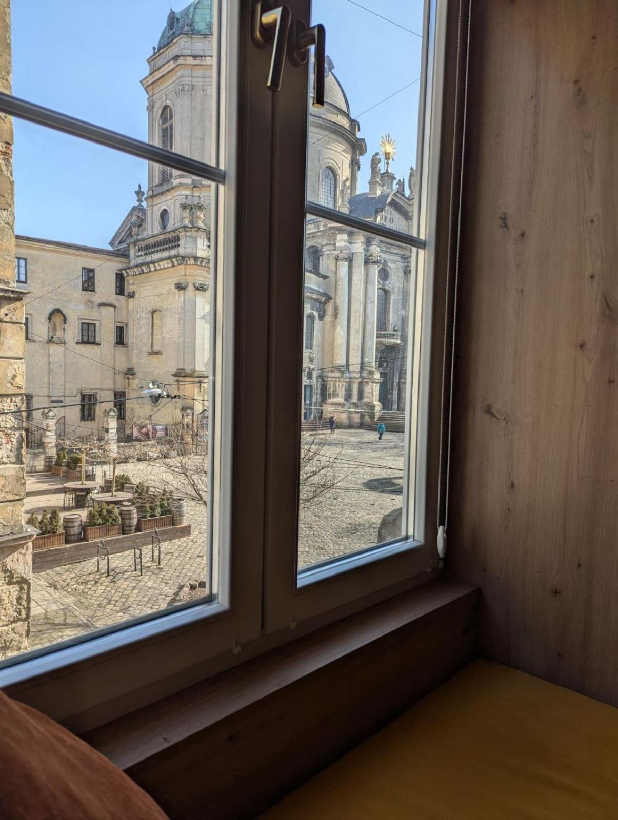 V.I.P Apartments Dominikanos Lviv Ngoại thất bức ảnh