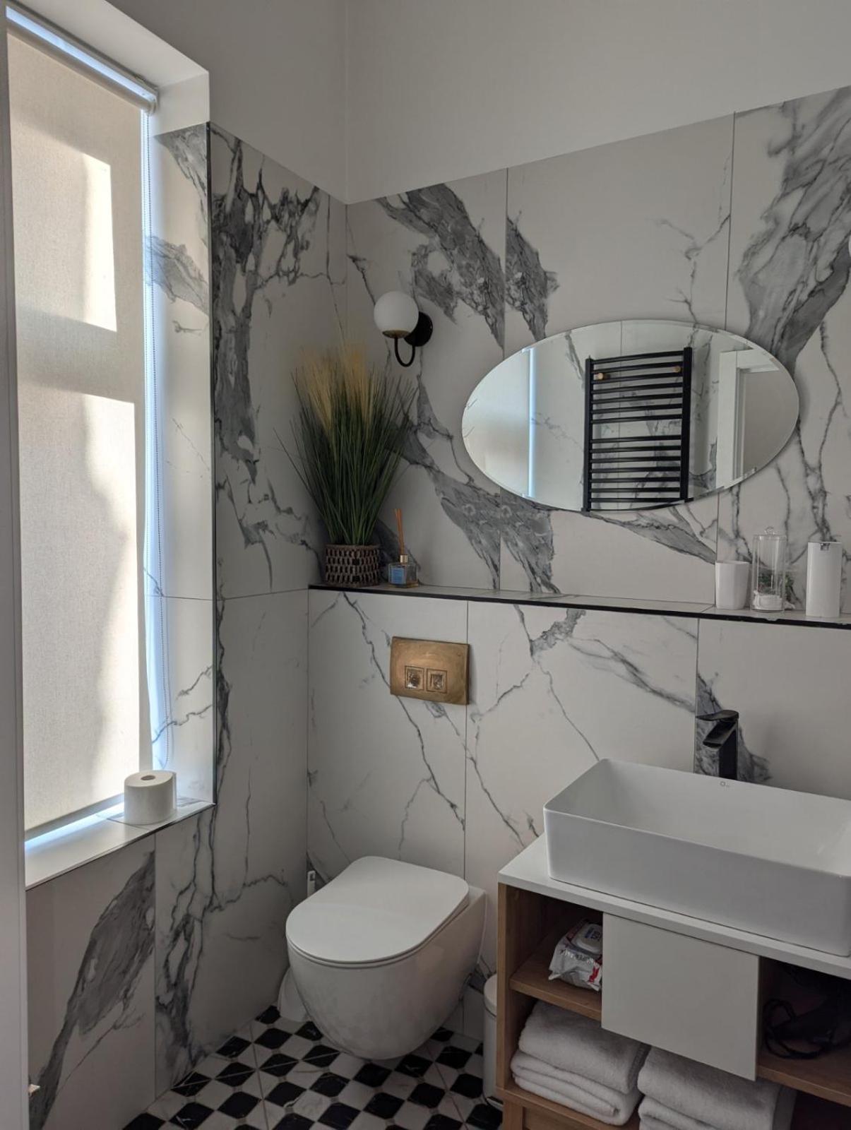 V.I.P Apartments Dominikanos Lviv Ngoại thất bức ảnh
